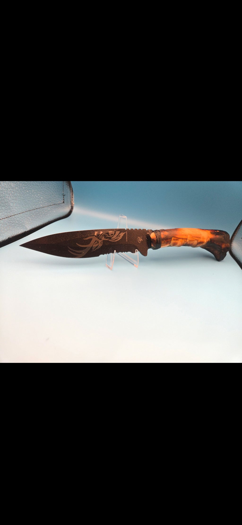 Combat Knife: Deer Leg handle