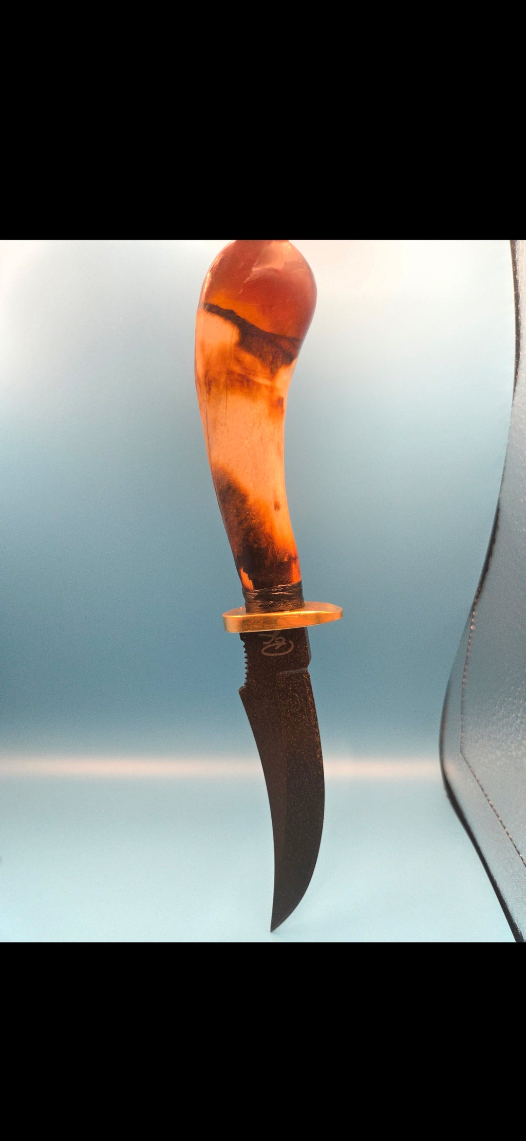 Stag Bone Skinner: Resin Pummel