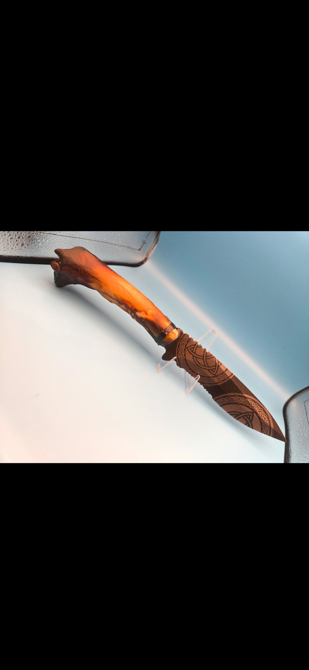 Combat Knife: Deer Leg handle